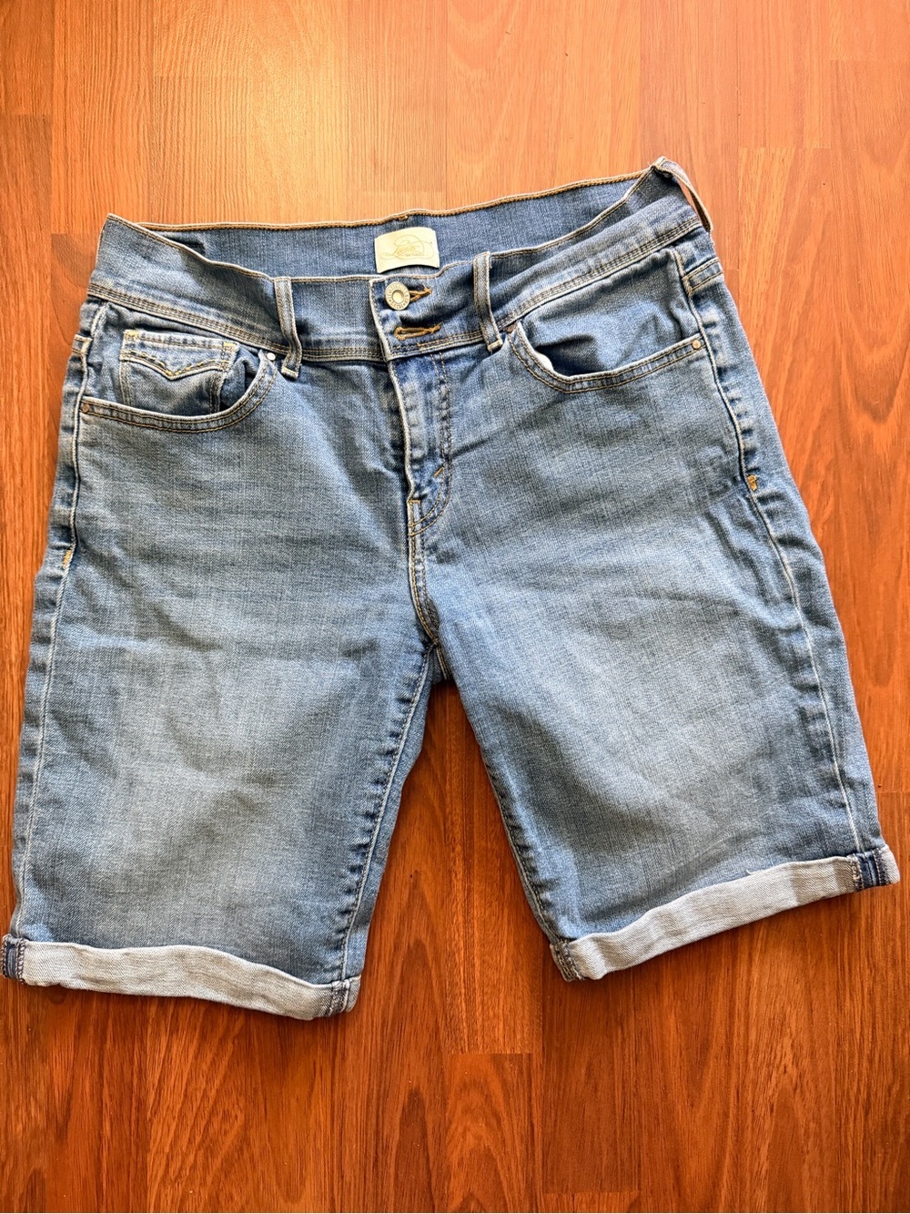 Levis 511 Light Blue Denim Roll-Cuff Women’s Shorts